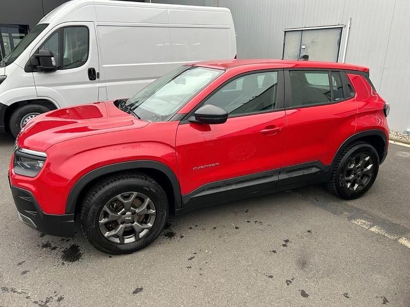 Gebraucht Jeep Avenger EV Longitude 114 kW (156 PS) 2023 Rot SUV