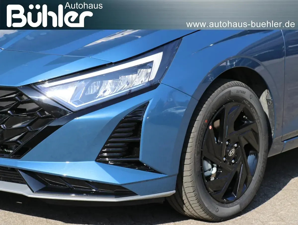 Neu Hyundai i20 Blackline 90 PS (66 kW) 2026 Vibrant blue mineraleffekt Kleinwagen