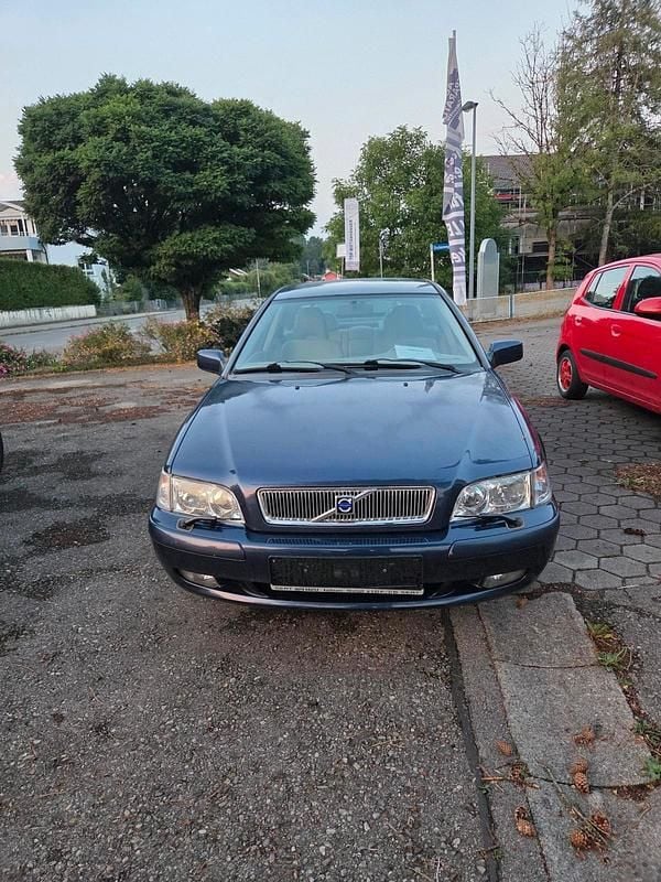 Blau Gebraucht 2002 Volvo S40 Limousine | 3.400 € - Bild 1/4