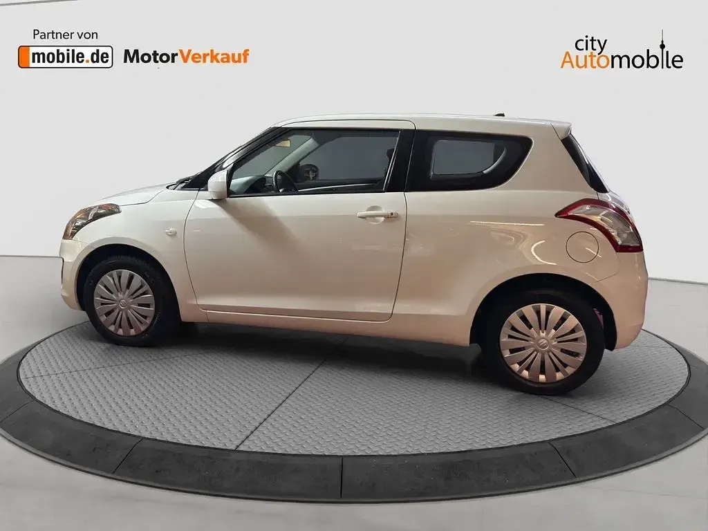 Gebraucht Suzuki Swift Basic 94 PS (69 kW) 2016 Weiß Kleinwagen