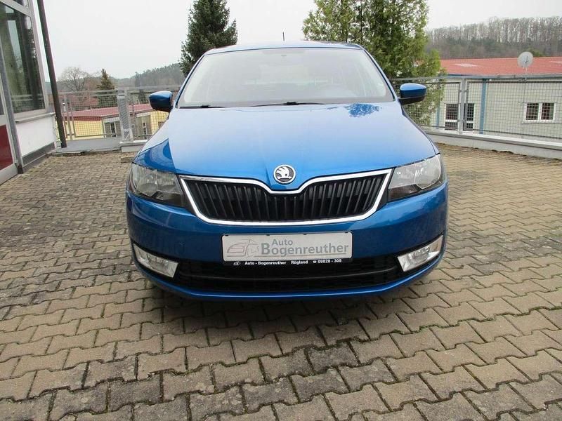 Blau Gebraucht 2015 Skoda Rapid Ambition Kombi | 7.750 € (Fairer Preis) - Bild 1/4