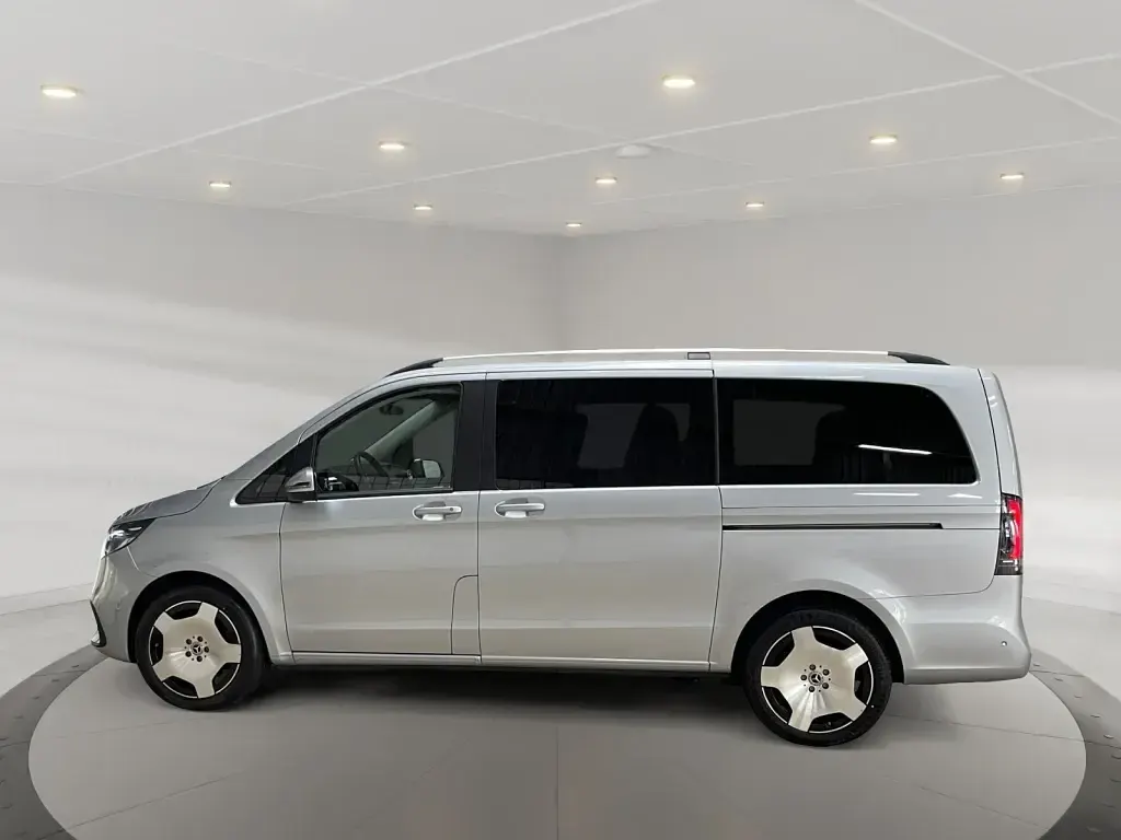 Gebraucht Mercedes V250 190 PS (139 kW) 2025 Hightechsilber metallic Van / Kleinbus