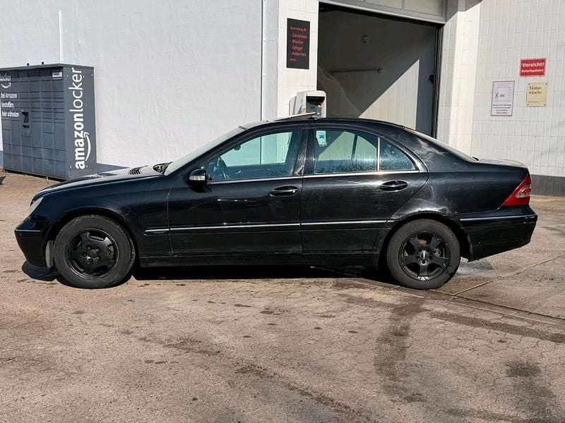 Gebraucht Mercedes C220 Elegance 150 PS (110 kW) 2002 Schwarz Limousine