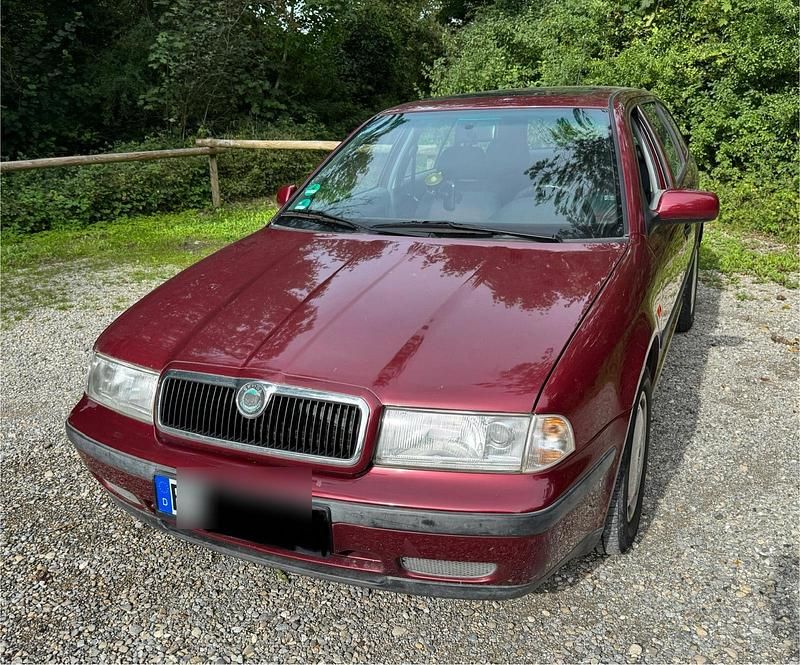 Rot Gebraucht 2000 Skoda Octavia Kombi | 790 € (Superpreis) - Bild 1/4