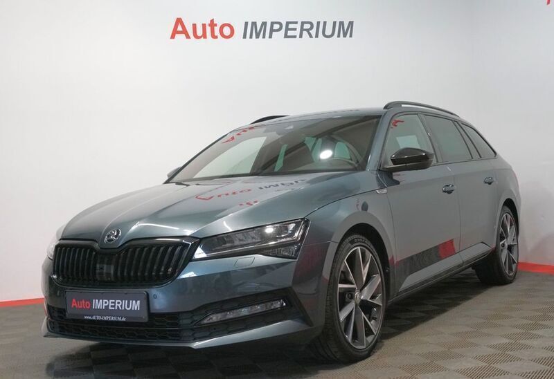 Grau Gebraucht 2021 Skoda Superb SportLine Kombi | 32.990 € (Fairer Preis) - Bild 1/4