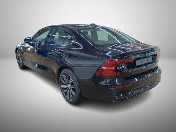 Gebraucht Volvo S60 Plus 197 PS (144 kW) 2024 Onyx black / metallic Limousine