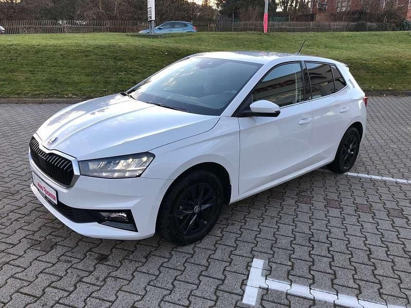 Gebraucht Skoda Fabia Monte Carlo 95 PS (69 kW) 2024 Moonweiss metallic Kleinwagen