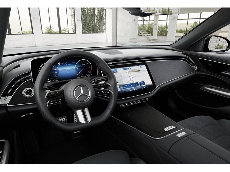 Gebraucht Mercedes E220 AMG line 197 PS (144 kW) 2025 Metalliclack nautikblau Limousine