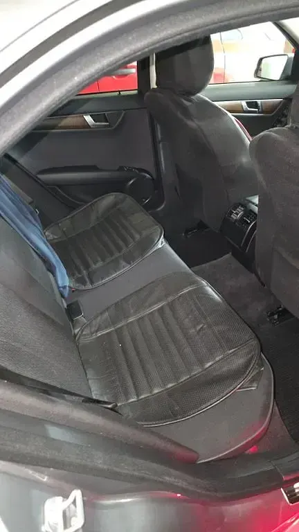 Gebraucht Mercedes C180 Elegance 156 PS (114 kW) 2012 Grau Limousine