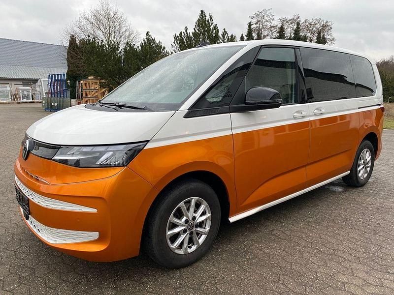 Second-hand VW Multivan 150 CP (110 kW) 2025 Alb Monovolum
