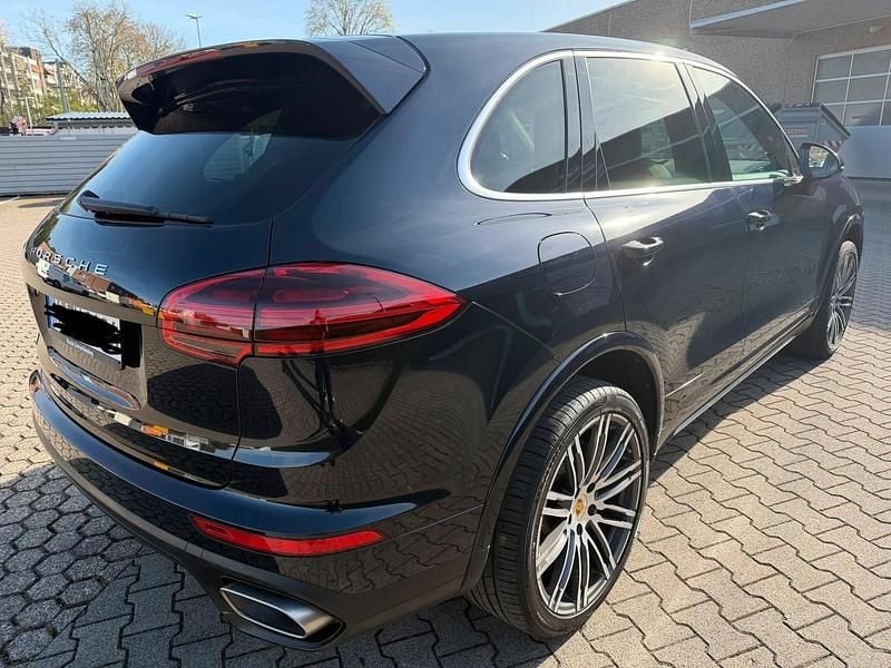 Second-hand Porsche Cayenne 262 CP (192 kW) 2016 Albastru SUV