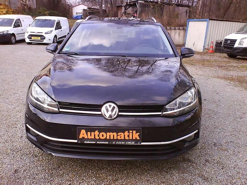 Gebraucht VW Golf VII Join 150 PS (110 kW) 2018 Deep black perleffekt Kombi