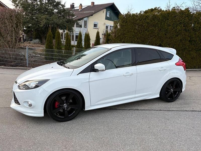 Gebraucht Ford Focus ST-Line 150 PS (110 kW) 2013 Weiß Limousine