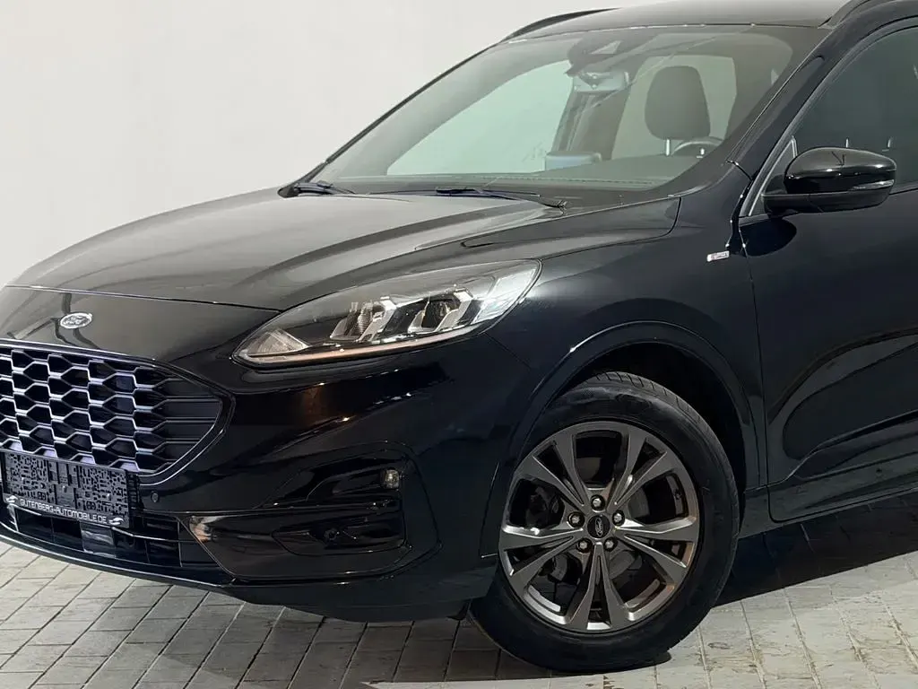 Gebraucht Ford Kuga ST-Line 120 PS (88 kW) 2021 Schwarz SUV