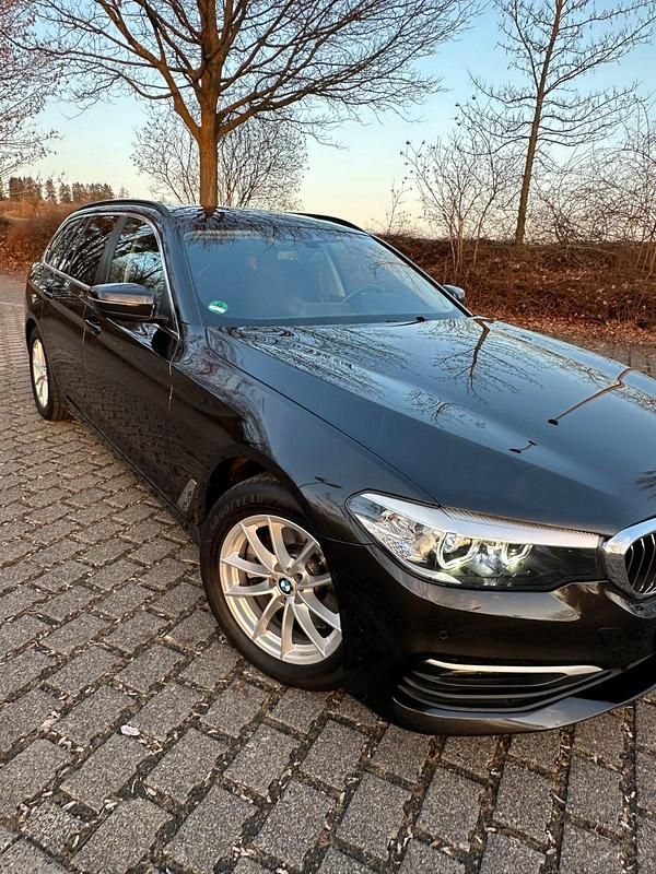 Gebraucht BMW 520 190 PS (139 kW) 2019 Braun Kombi