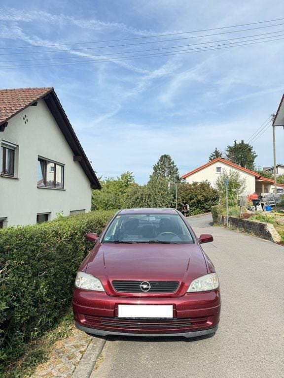 Rot Gebraucht 1999 Opel Astra Limousine | 850 € (Superpreis) - Bild 1/4