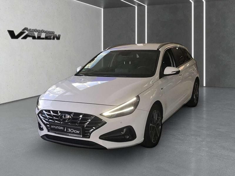 Polar white / sol Gebraucht 2020 Hyundai i30 Prime Kombi | 19.990 € (Fairer Preis) - Bild 1/4