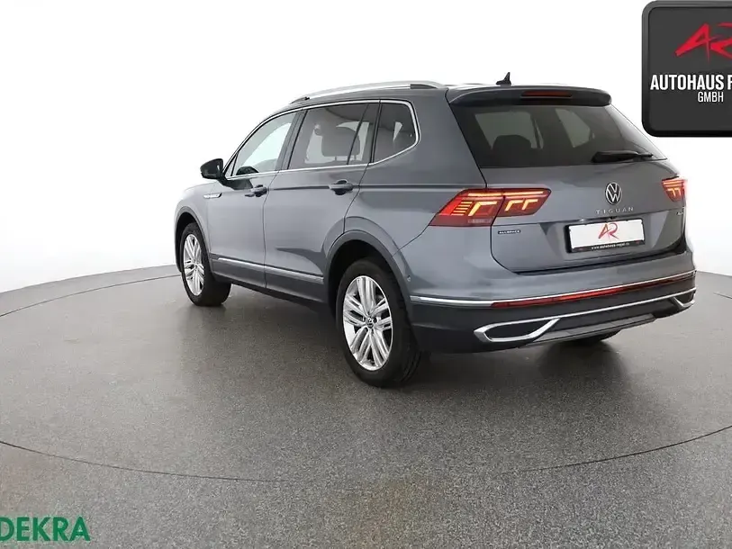 Gebraucht VW Tiguan Allspace 200 PS (147 kW) 2024 Platinum grey SUV