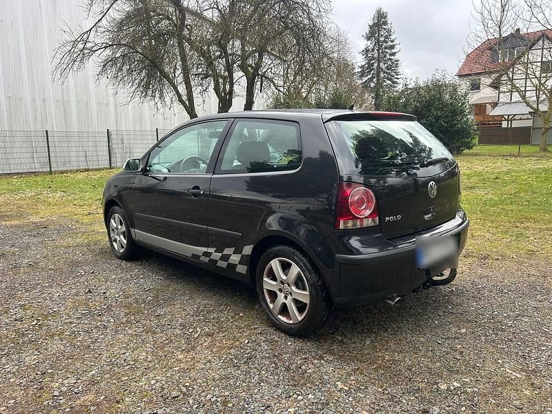 Gebraucht VW Polo 60 PS (44 kW) 2005 Schwarz Kleinwagen