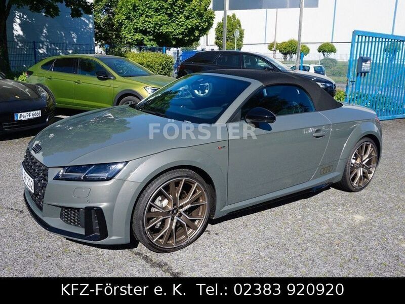 Chronosgrau metallic Gebraucht 2024 Audi TT Roadster Comfort Cabrio | 49.980 € (Etwas zu teuer) - Bild 1/4
