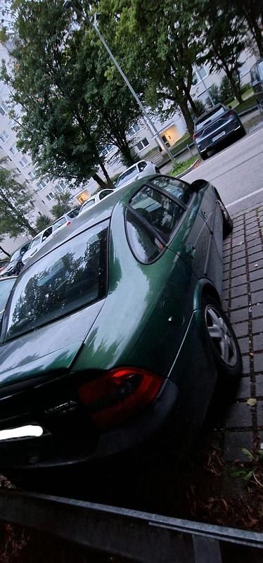 Grün Gebraucht 1996 Opel Vectra Limousine | 399 € - Bild 1/4