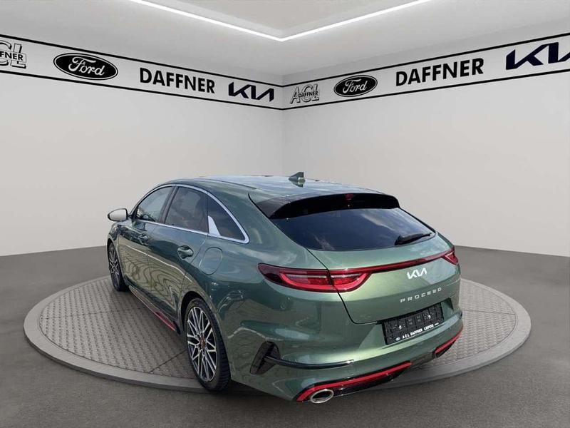 Gebraucht Kia ProCeed GT 204 PS (150 kW) 2023 (exg) experience green met. Kombi