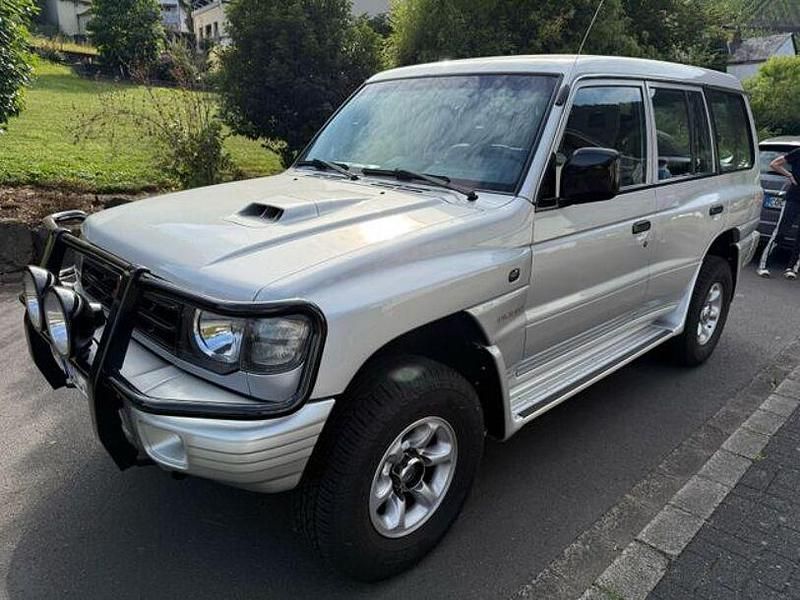 Grau Gebraucht 2002 Mitsubishi Pajero SUV | 19.999 € - Bild 1/4