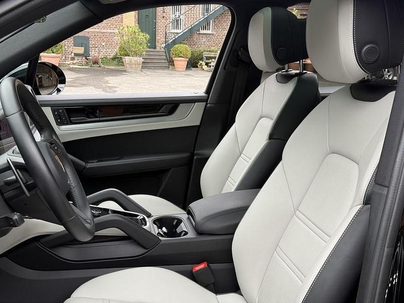 Schwarz Gebraucht 2024 Porsche Cayenne S SUV | 99.790 € (Guter Preis) - Bild 1/4