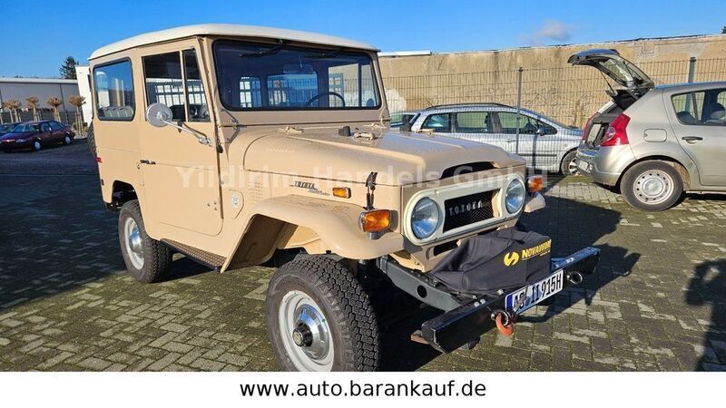 Beige Gebraucht 1973 Toyota Land Cruiser SUV | 39.700 € - Bild 1/4