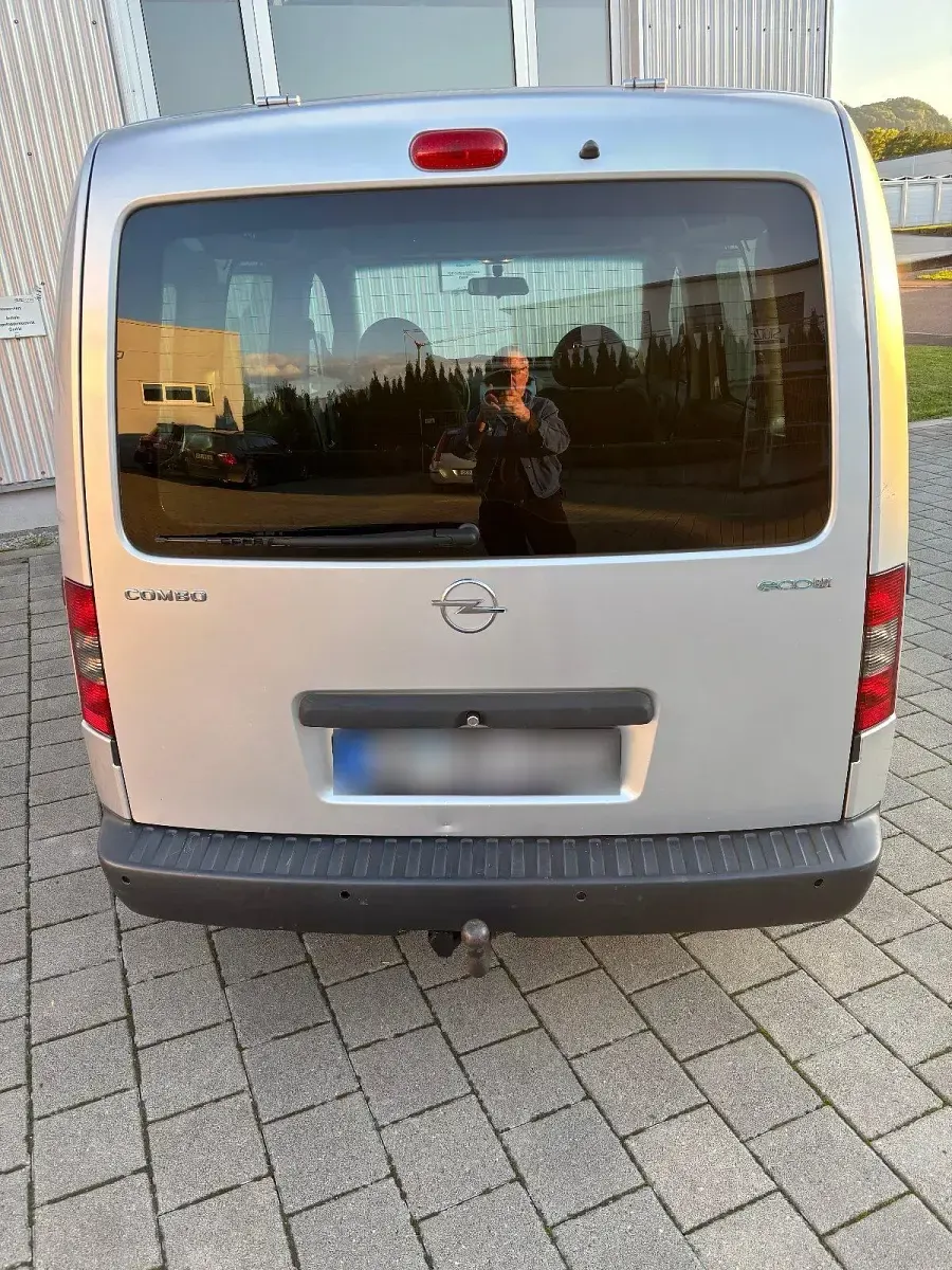 Gebraucht Opel Combo 94 PS (69 kW) 2009 Silber Van / Kleinbus