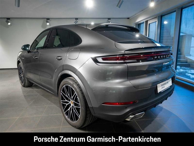 Używany Porsche Cayenne 470 KM (345 kW) 2024 Szary SUV
