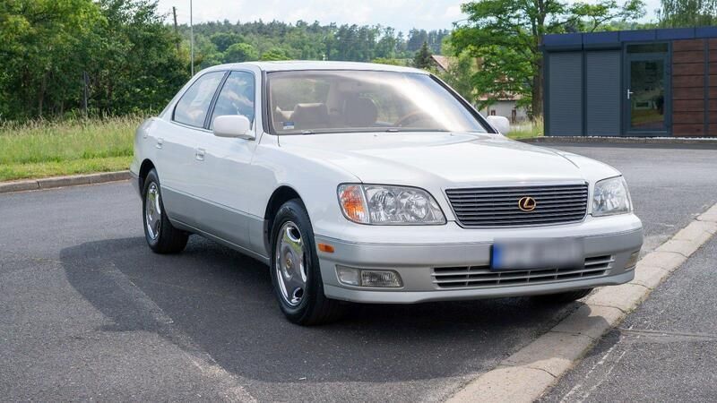 Weiß Gebraucht 2000 Lexus LS400 Limousine | 15.875 € - Bild 1/4