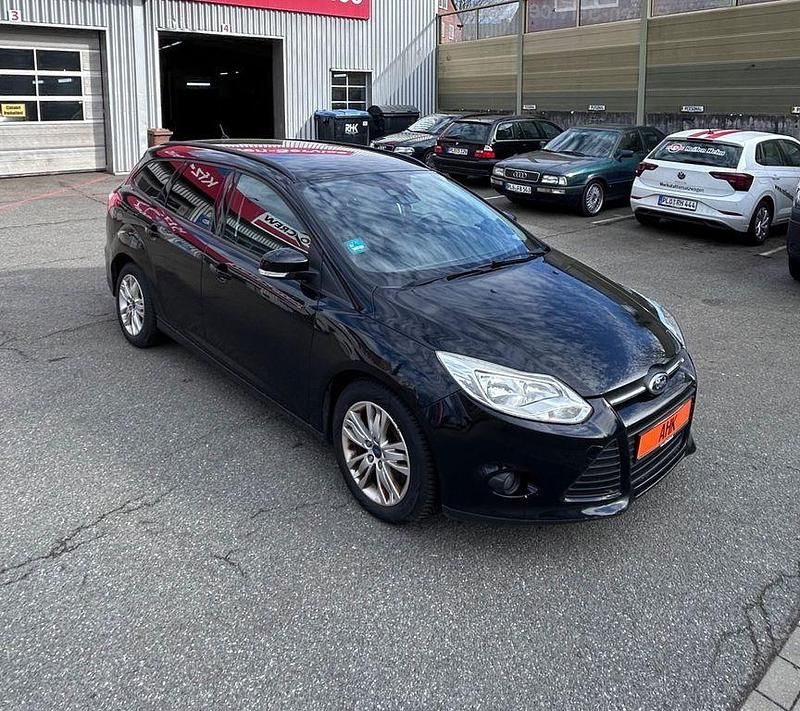Gebraucht Ford Focus 116 PS (85 kW) 2011 Schwarz Kombi