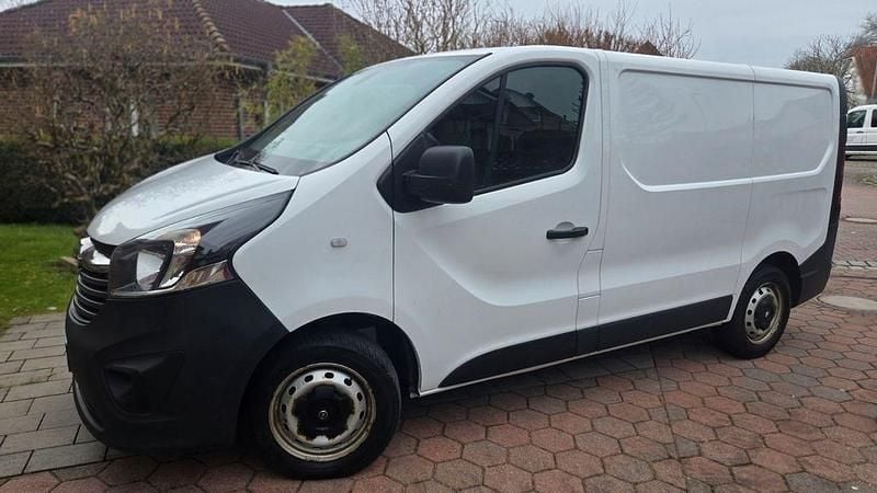 Gebraucht Opel Vivaro 121 PS (88 kW) 2018 Weiß Van / Kleinbus