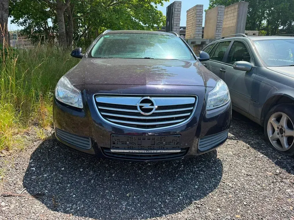 Gebraucht Opel Insignia Edition 160 PS (117 kW) 2013 Blau Kombi