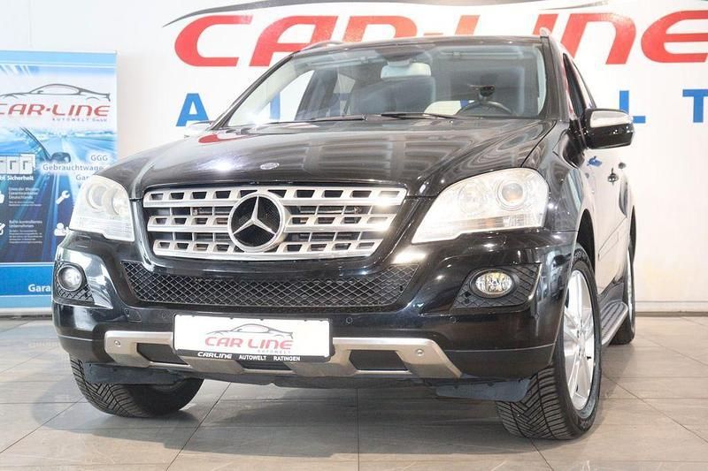 Schwarz Gebraucht 2010 Mercedes ML300 Sport SUV | 14.777 € - Bild 1/4