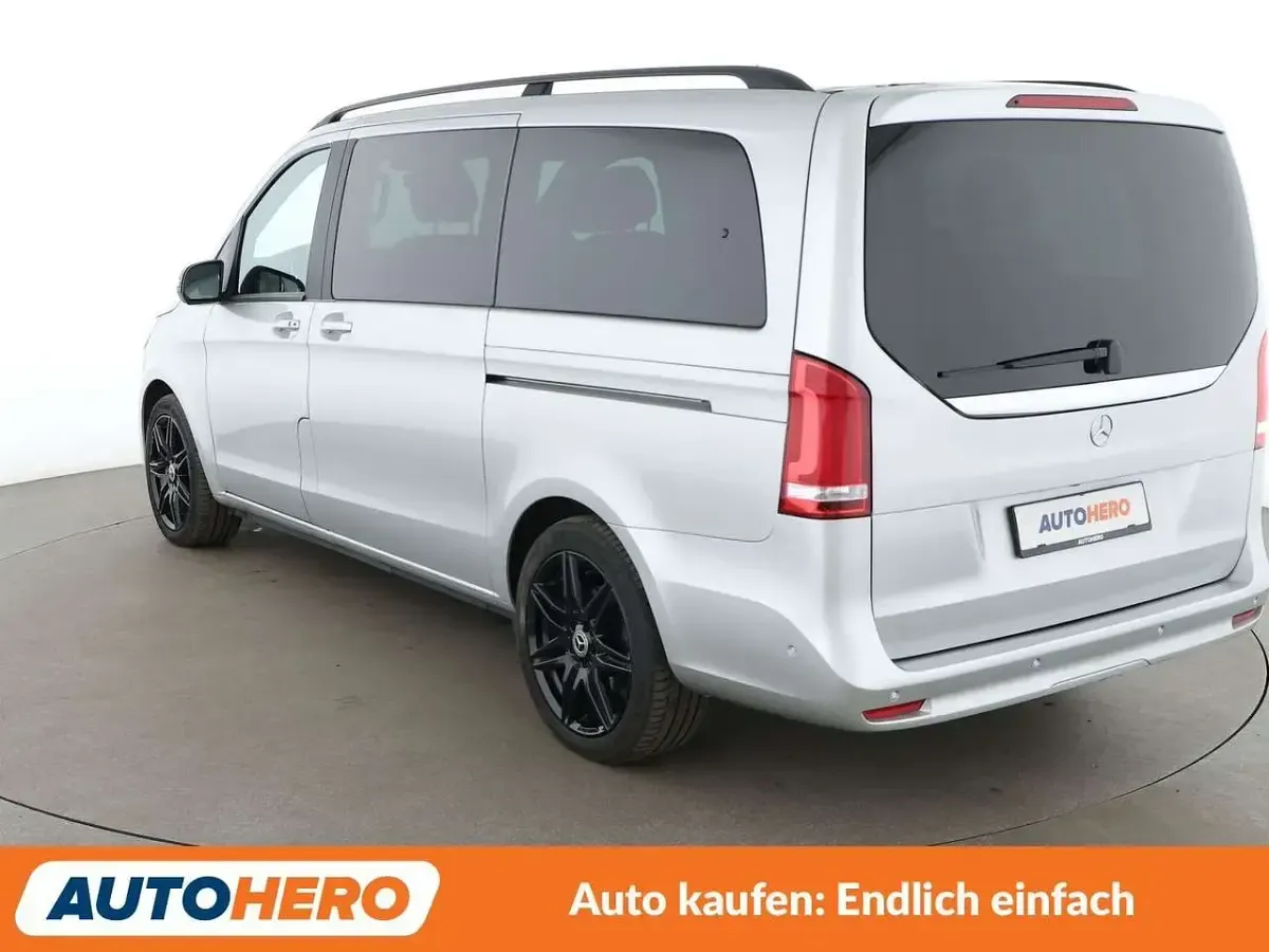 Gebraucht Mercedes V300 Avantgarde Edition 237 PS (174 kW) 2022 Brillantsilber Van / Kleinbus