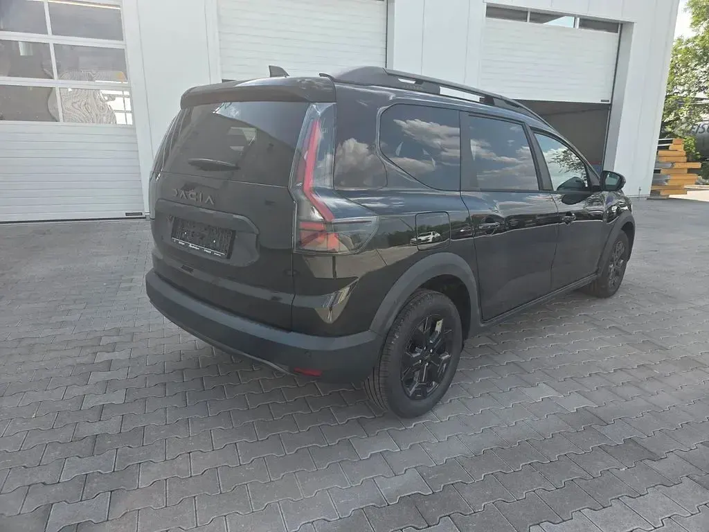 Neu Dacia Jogger Extreme 114 PS (83 kW) 2026 Schwarz Van / Kleinbus