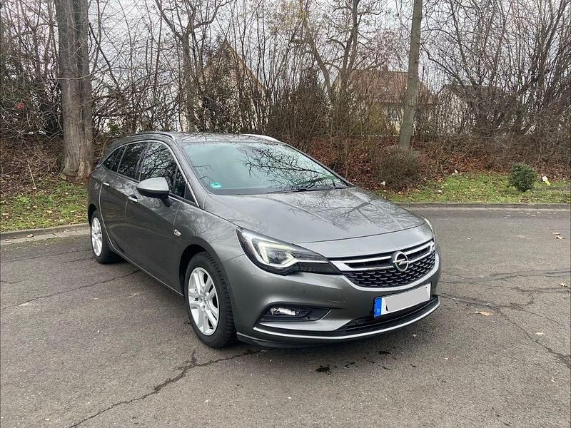 Gebraucht Opel Astra Innovation 160 PS (117 kW) 2016 Grau Kombi