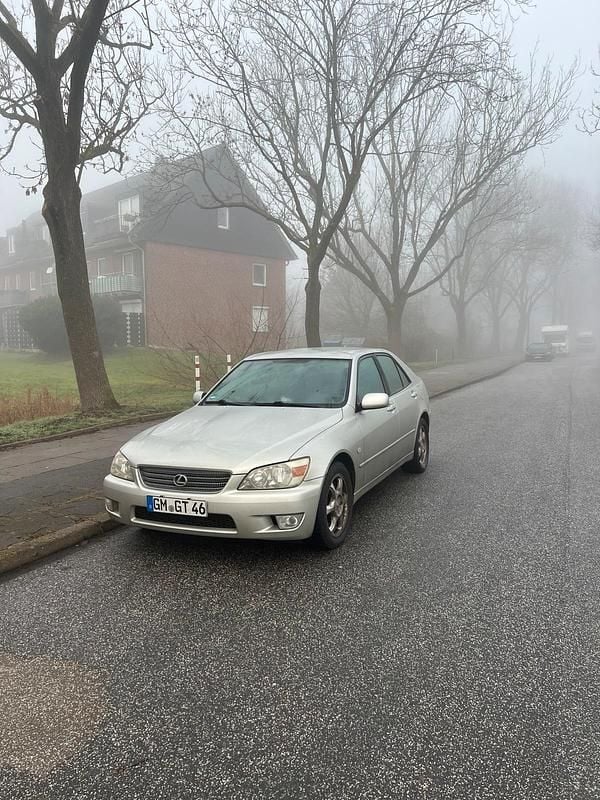 Gebraucht Lexus IS200 155 PS (114 kW) 2000 Silber Limousine