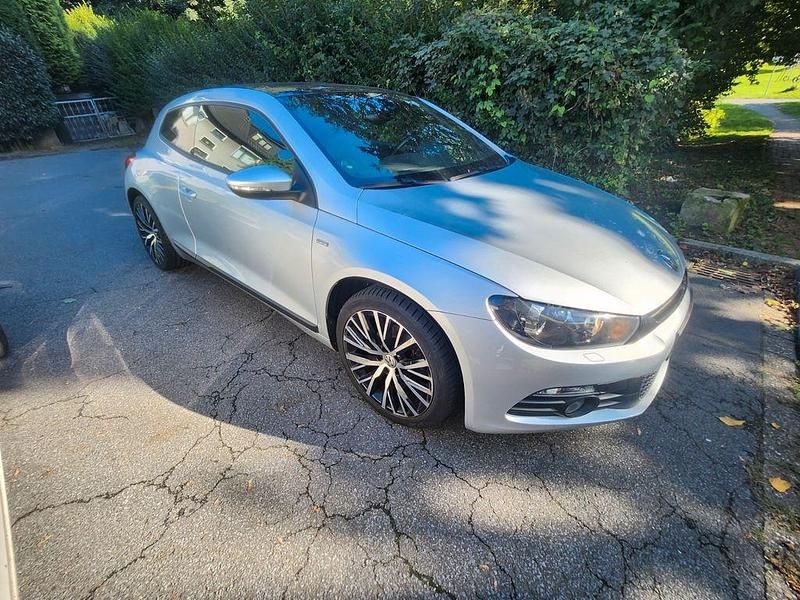 Silber Gebraucht 2013 VW Scirocco Life Coupé | 9.500 € (Fairer Preis) - Bild 1/4