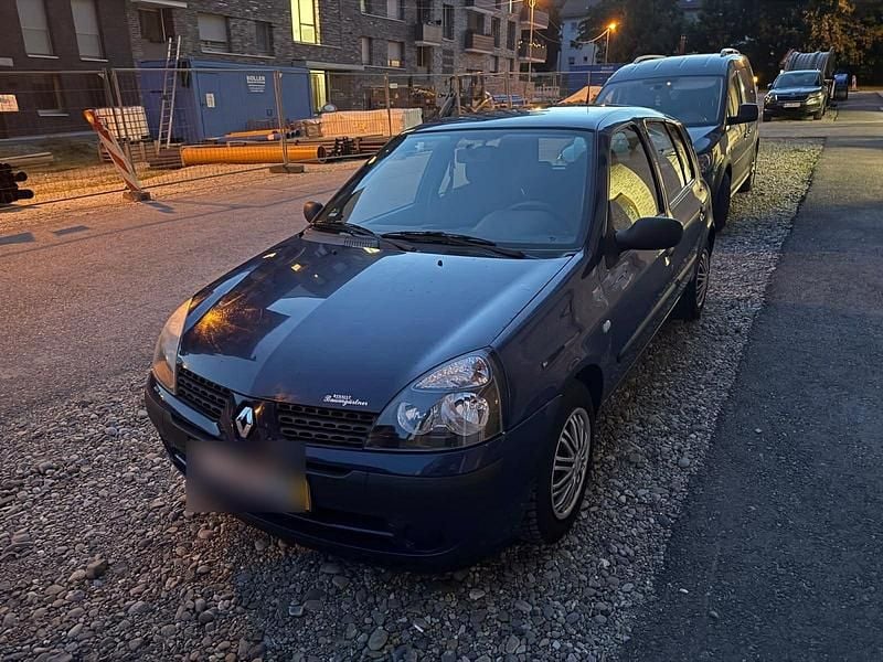 Gebraucht Renault Clio II 75 PS (55 kW) 2003 Blau Limousine