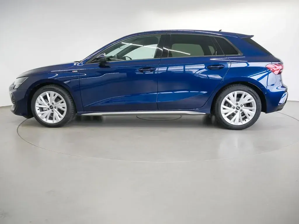 Gebraucht Audi A3 S-Line 150 PS (110 kW) 2025 Navarrablau metallic Limousine
