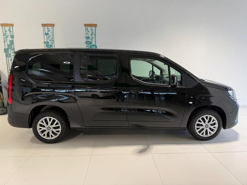 Neu Fiat Doblò Tech 102 PS (75 kW) 2026 632 schwarz metallic Van / Kleinbus