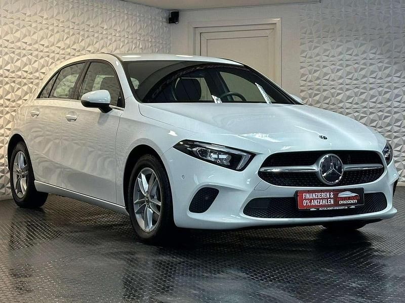 Gebraucht Mercedes A180 116 PS (85 kW) 2018 Weiß Limousine