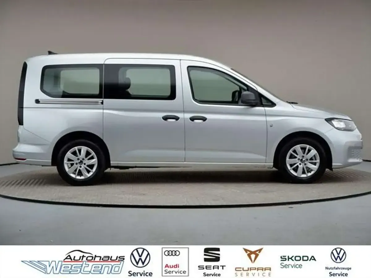 Gebraucht VW Caddy Maxi 114 PS (83 kW) 2023 Reflexsilber Van / Kleinbus