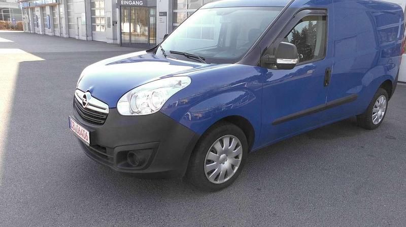 Gebraucht Opel Combo Selection 95 PS (69 kW) 2018 Blau Van / Kleinbus