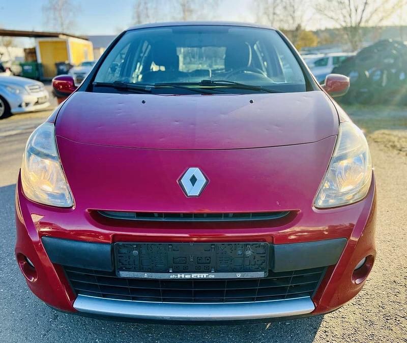 Gebraucht Renault Clio II Dynamique 75 PS (55 kW) 2011 Rot dyna Kleinwagen