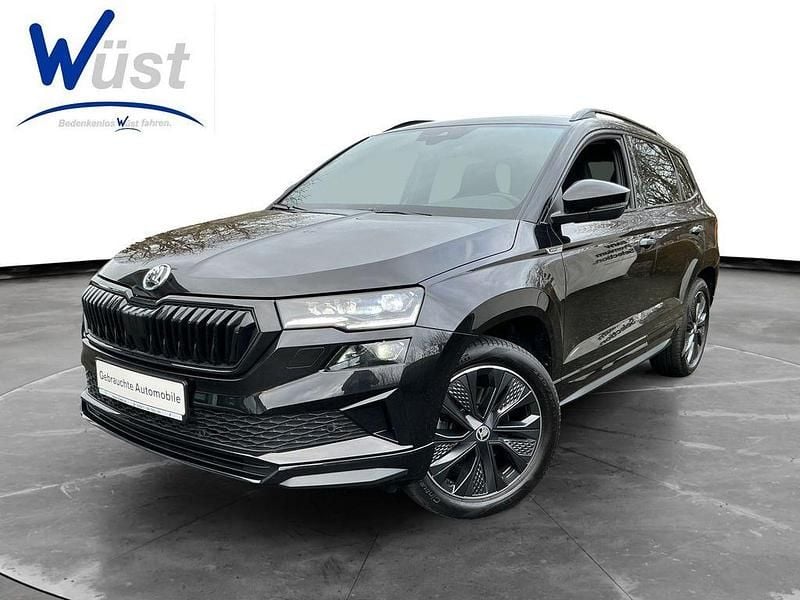 Schwarz Gebraucht 2023 Skoda Karoq SportLine SUV | 32.470 € (Guter Preis) - Bild 1/4