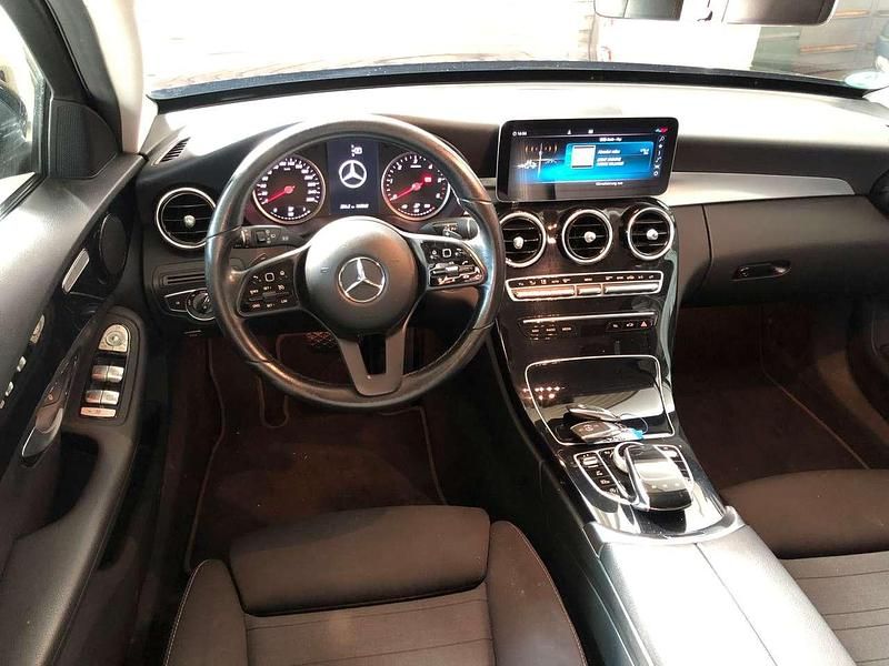 Gebraucht Mercedes C200 Avantgarde 160 PS (117 kW) 2021 Schwarz/baltic black Kombi